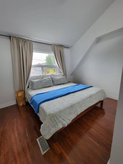 Cheerful 3Bdm Home With Free Parking On Premises Toronto Buitenkant foto